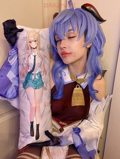 Мини дакимакура Марин Китагава из Эта фарфоровая кукла влюбилась арт. M0984, 60х20 см