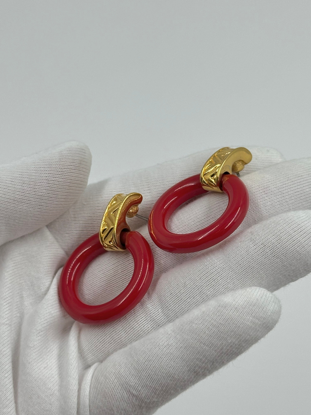 Серьги с красным пластиком Monet