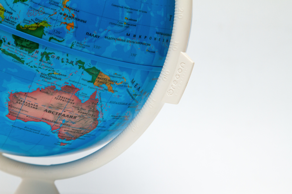 Интерактивный глобус Oregon Scientific  "МИФ" со сказками SG102RW