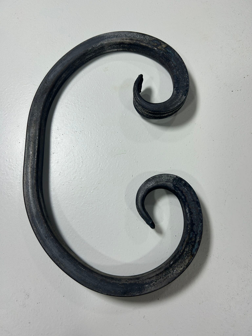 Кованый элемент вензель 130х230мм квадрат полнотелый 12х12мм