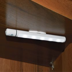 ULM-F43-0.9W-4200K SENSOR IP20 WHITE Светильник светодиодный для внутренней подсветки мебели с датчиком движения. Питание 3АА не в-к. 60Lm. Белый. ТМ Uniel