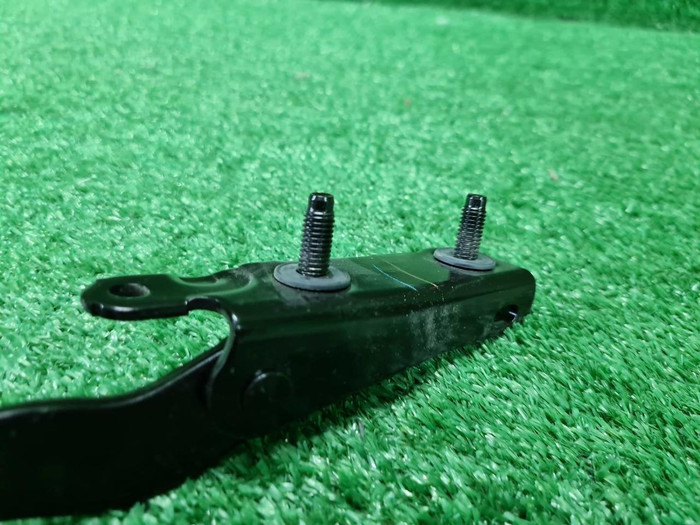 Петля крышки багажника правая Nissan X-Trail T32 (2013-2022)