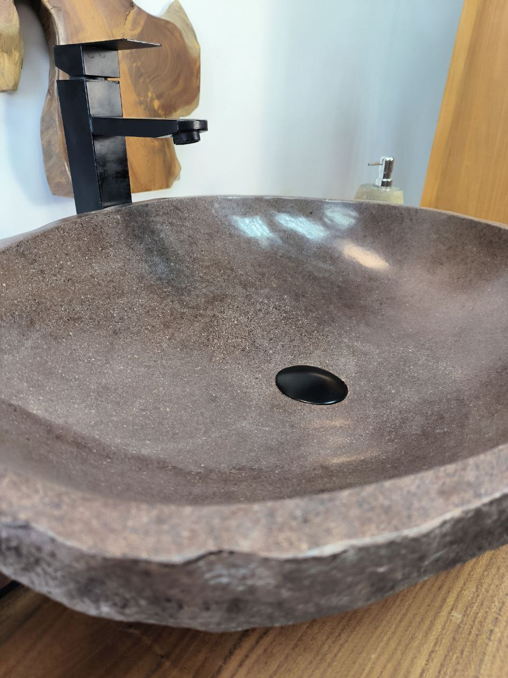 Раковина из речного камня RS-65805 62х47х15 из натурального камня