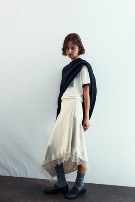 ZARA АТЛАСНАЯ ЮБКА С КРУЖЕВОМ, СЕРЫЙ/БЕЖЕВЫЙ