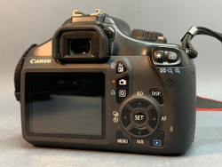 Canon EOS 1100D kit EF-S 18-55mm 3.5-5.6 ll 5800 кадров