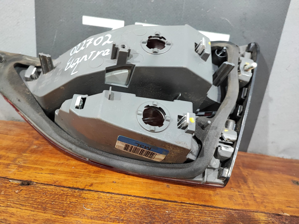 Фонарь задний левый Hyundai Elantra 5 (MD) 10-14 Б/У Оригинал 924033X000