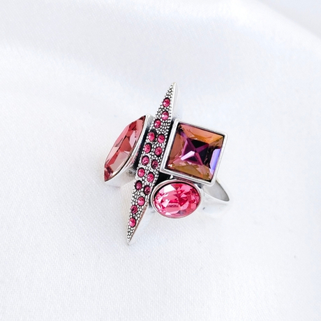 "Сенсация"  кольцо в серебряном покрытии из коллекции "Подиум" от Jenavi