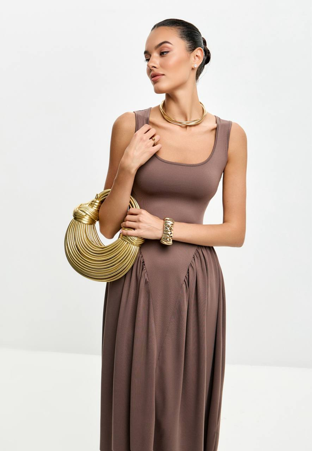 Платье с драпировкой коричневое
