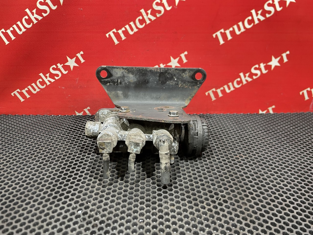 Кран уровня пола главный