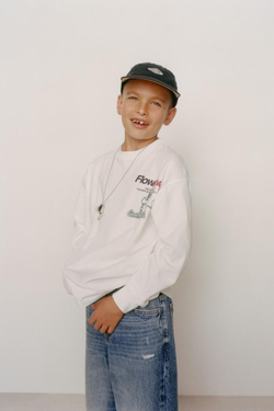 ZARA ФУТБОЛКА С ПРИНТОМ В ВИДЕ БРЕЛКА, БЕЛЫЙ