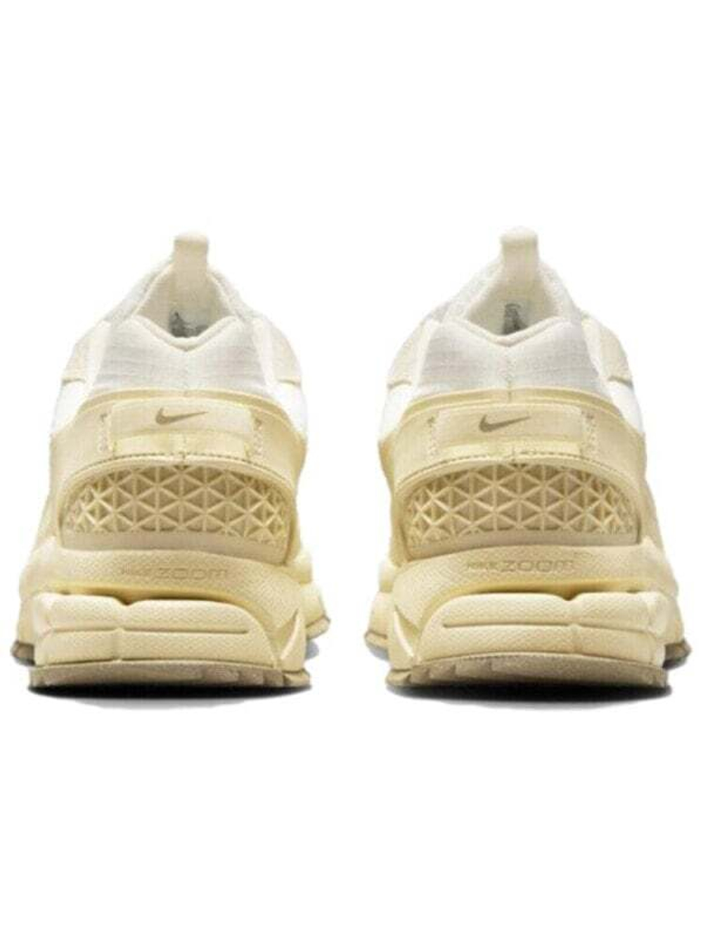 Nike ZOOM VOMERO ROAM Бежевая обувь для бега