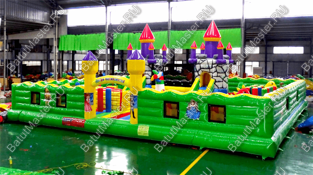 Большой надувной батут "Средневековье" 12*12*5 м