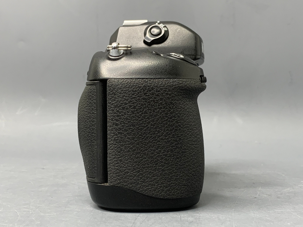 Nikon F100