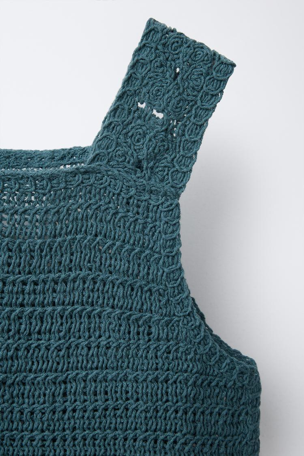 ZARA ТОП ИЗ КРУЖЕВА КРОШЕ С ЦВЕТОЧНЫМ УЗОРОМ, УТИНО-СИНИЙ