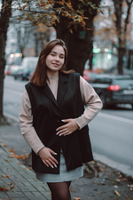 Однобортный удлиненный жилет-пиджак черного цвета