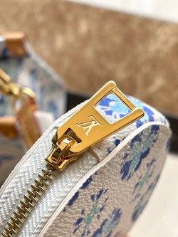 Louis Vuitton Onthego East West