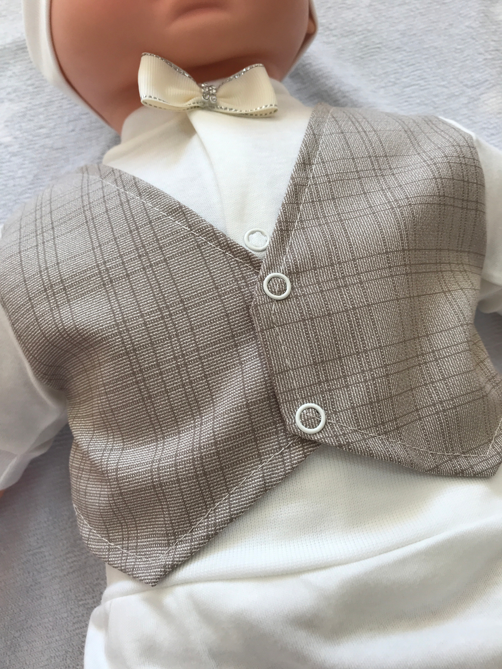 Трикотаж. трехпредм. для мальчика "Жилет" (кофта кор.р., ползунки, шапочка) Артикул: 0302И (Размер: 62)