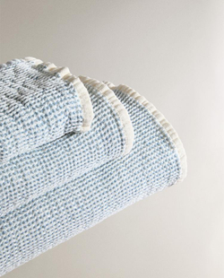 ZARA HOME БАННОЕ ПОЛОТЕНЦЕ С ВАФЕЛЬНЫМ УЗОРОМ, ЭКРЮ/СИНИЙ