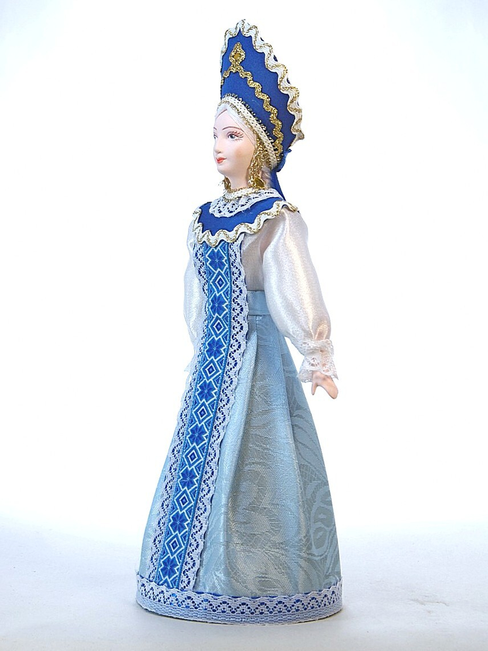 Кукла коллекционная в девичьем праздничном костюме