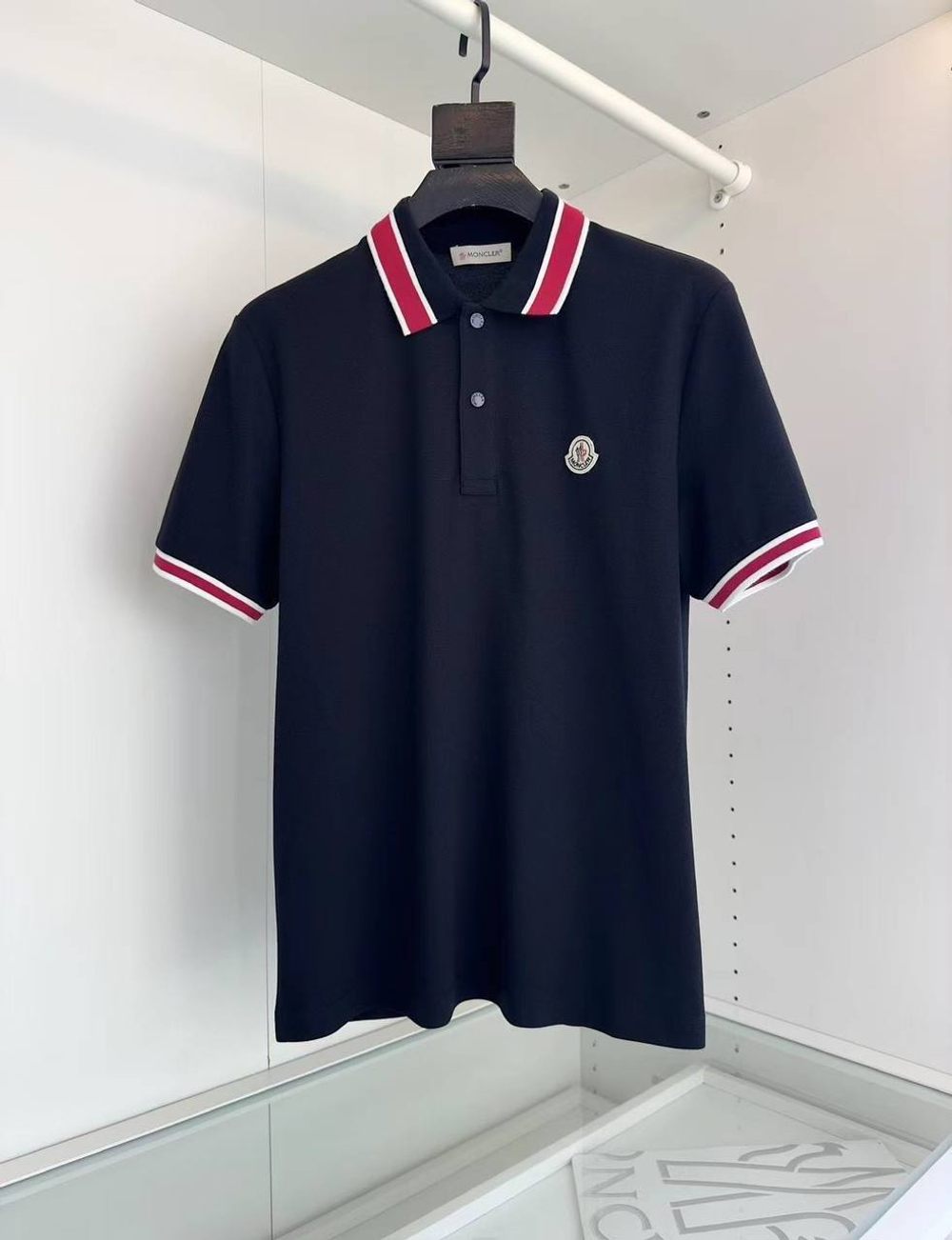 Поло Moncler