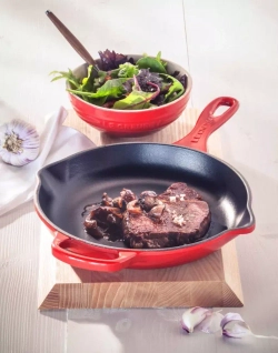 Le Creuset Сковорода чугунная 23 см, вишня