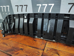 Пыльник двигателя Toyota RAV4 IV XA40 Новый Оригинал 526180R010