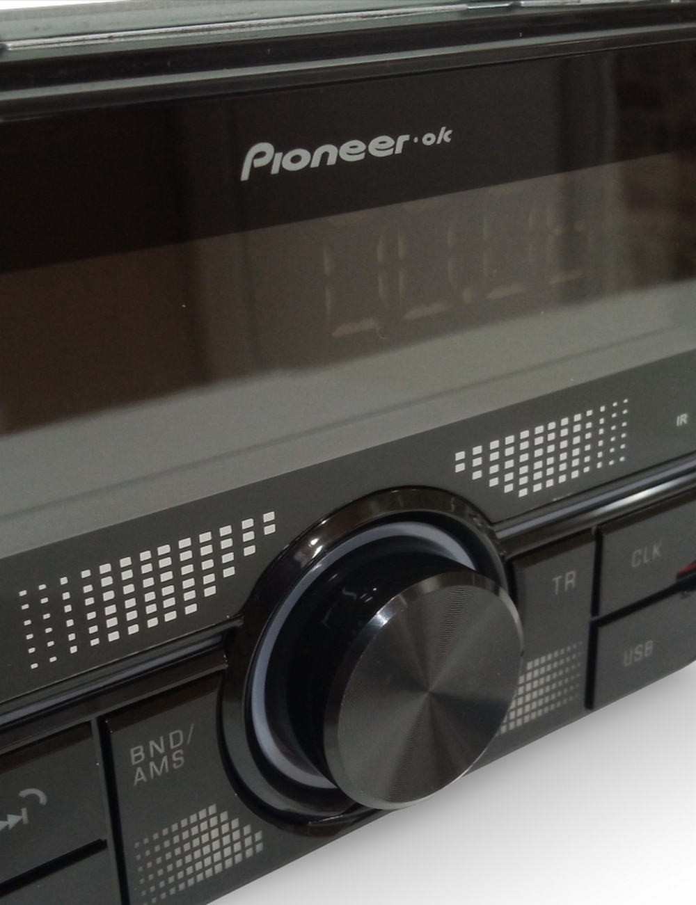 Автомагнитола с экраном 7" 2DIN MP3/BT/DualPhone Multicolor Pioneer.OK 787