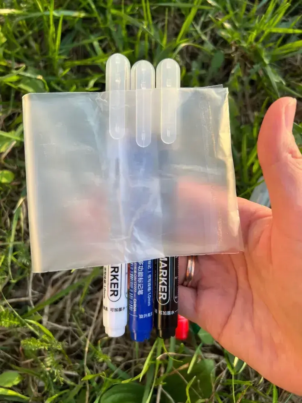 Маркер строительный тонкий разметочный с длинным наконечником / Набор 5 шт (красный, белый, черный, зеленый, синий) / Маркеры строительные для разметки по стеклу, дереву, металлу,ткани