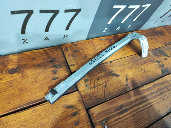 Направляющая стекла двери Nissan Micra 02-10 Новая Оригинал 82385AX100