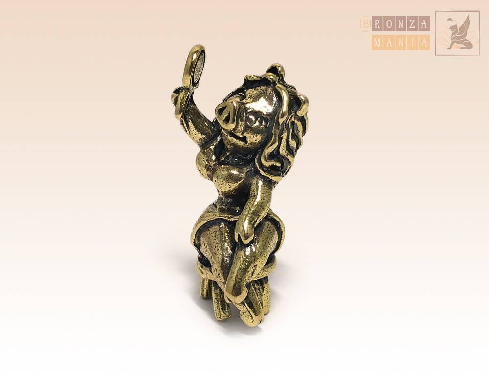 фигурка Свинка с зеркалом