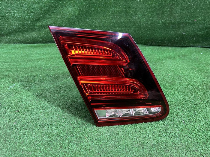 Фонарь левый внутренний Mercedes E W212 (13-16)