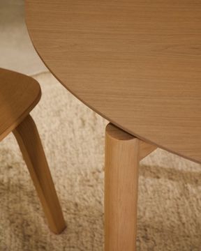 Круглый стол Indara из шпона и каучукового дерева с натуральной отделкой Ø100 Испания La Forma