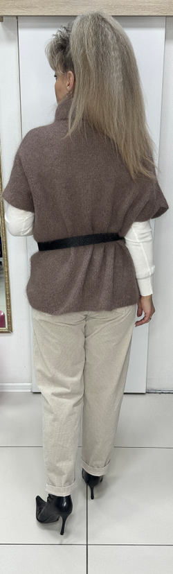 Мохеровый итальянский жилет в цвете капучино