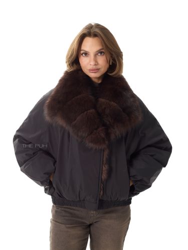 Черная парка с меховым воротником-стойкой