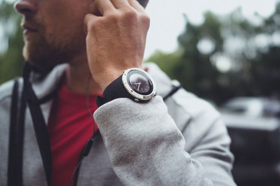 Спортивные смарт часы Suunto Spartan Trainer Wrist HR Steel SS023425000