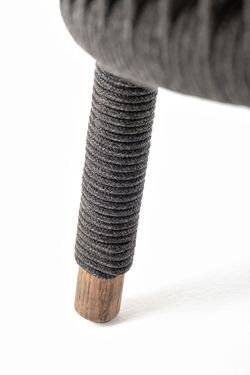 "Верона" кресло плетеное из роупа, каркас алюминий темно-серый (RAL7024) муар, роуп темно-серый круглый, ткань темно-серая 027 высота посадки 43,5 см