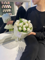 Букет из 15 классических тюльпанов белого цвета