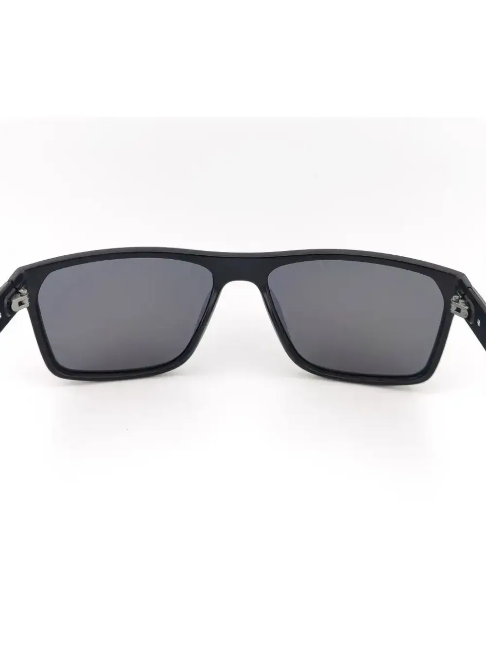 Солнцезащитные очки с поляризацией