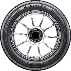 Yokohama Bluearth-XT AE61 235/60 R17 102V