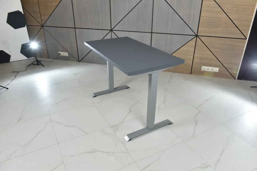 Регулируемый компьютерный стол Bazalt с регулировкой по высоте — столешница МДФ Сланцево‑серый