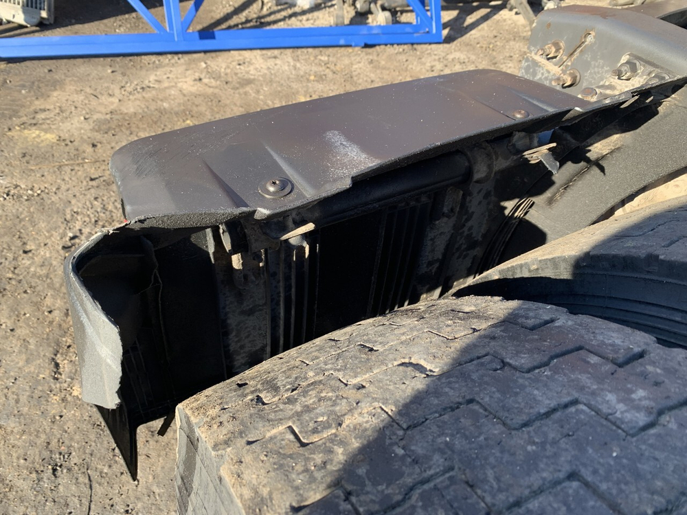 Крыло заднее задняя часть в сборе