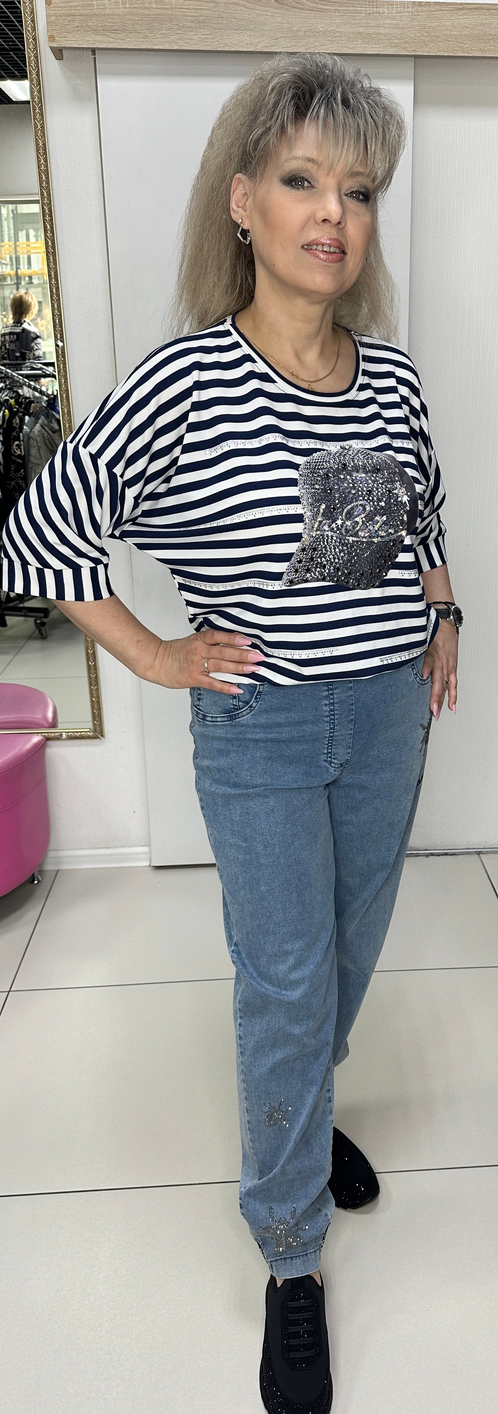 Блузон/свитшот в полоску со стразовой бейсболкой