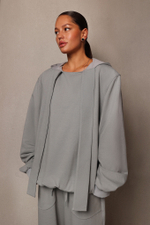 Худи с накладными плечами