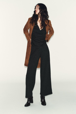 ZARA ТОП С БРОШЬЮ СБОКУ, ТЕМНЫЙ АНТРАЦИТ