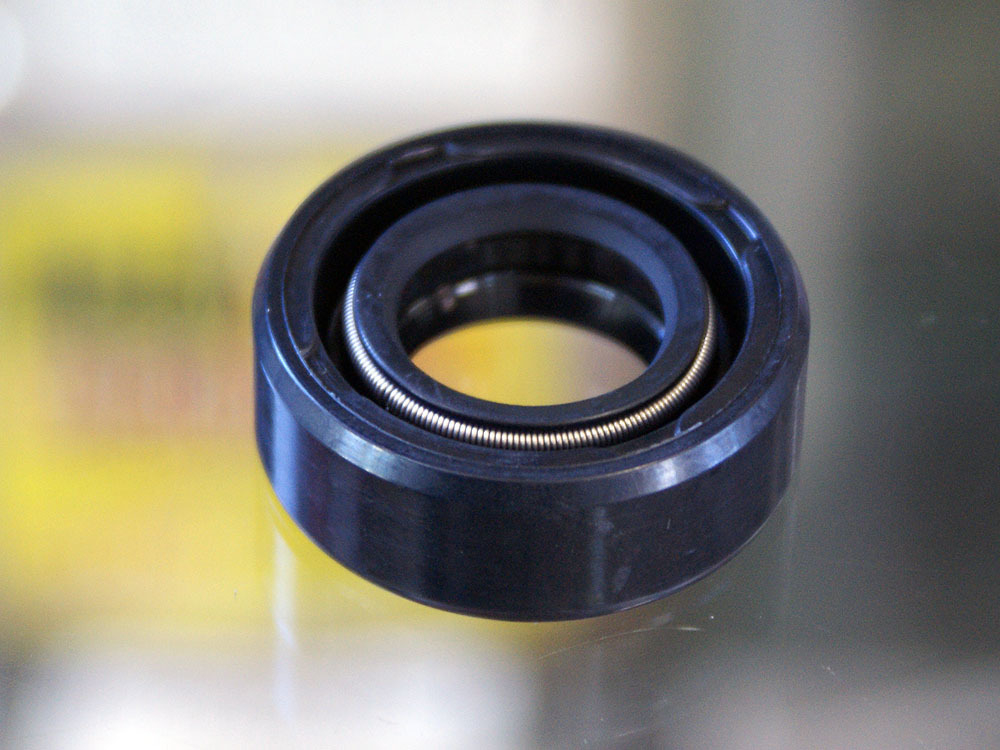 Сальник редуктора Tohatsu M4-M9.8/MFS4-MFS9.8