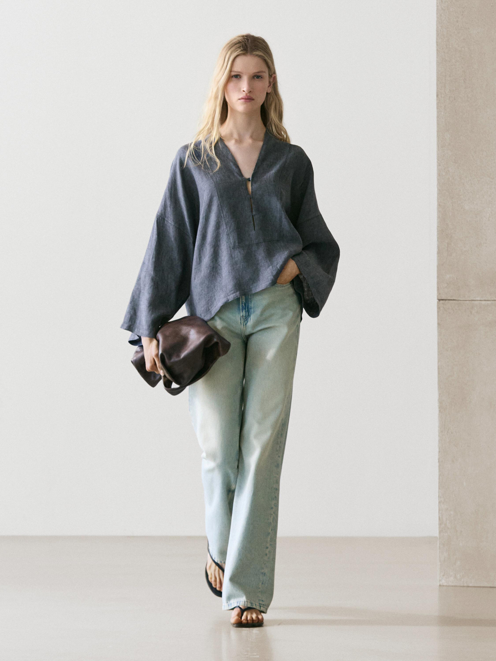 Massimo Dutti Блуза-кимоно с V-образным вырезом, индиго