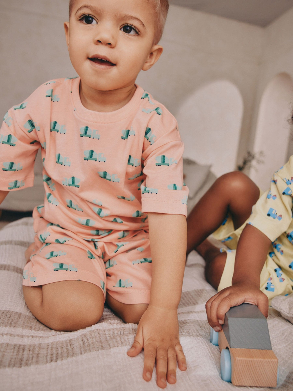 Пижама для мальчика Next AJ0-527, 3 шт., Желтый, Голубой, Розовый