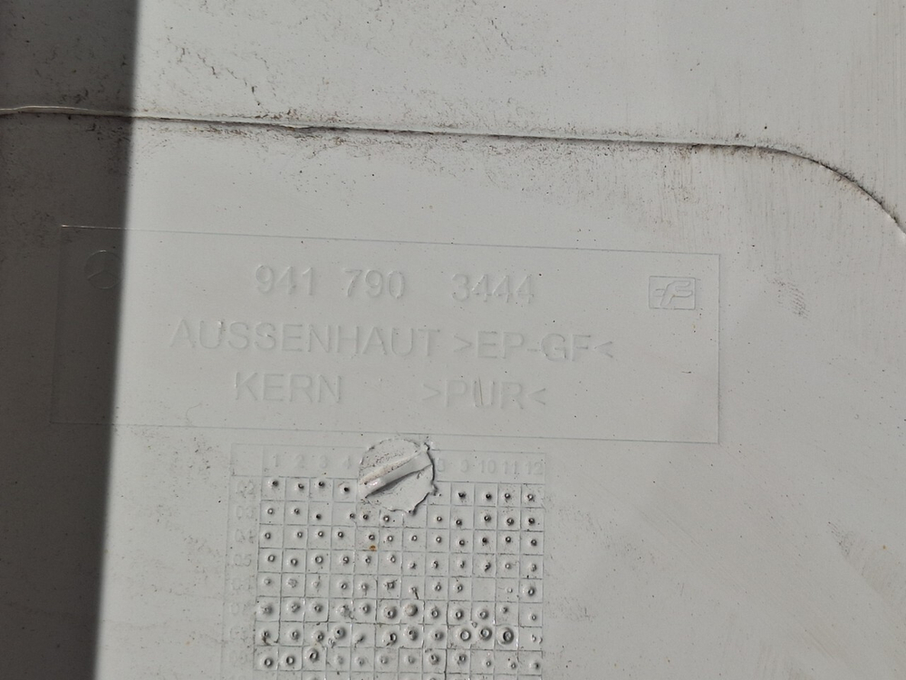 Спойлер кабины боковой правый