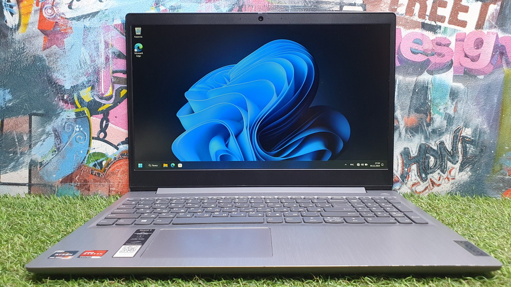 Ноутбук Lenovo Ryzen 3/8Gb/FHD