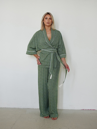 Блуза оверсайз в пижамном стиле в оливковом